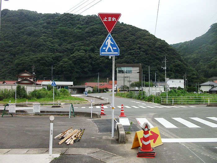 道路標識設置・道路標示塗装工事 施工例1